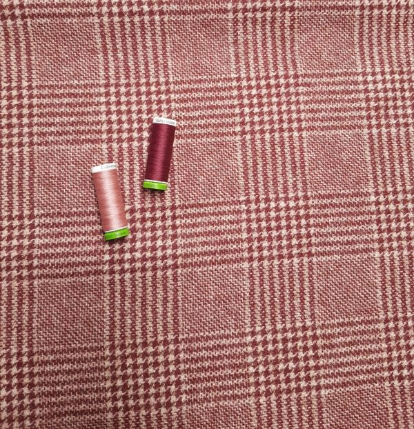 Irish Wool - Red & Cream Houndstooth Check - Image 2