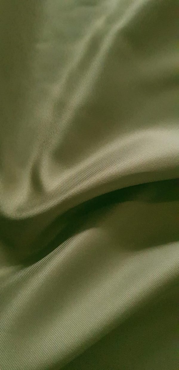 Viscose Acetate  - Gold. Remnant only - 2m - Image 3
