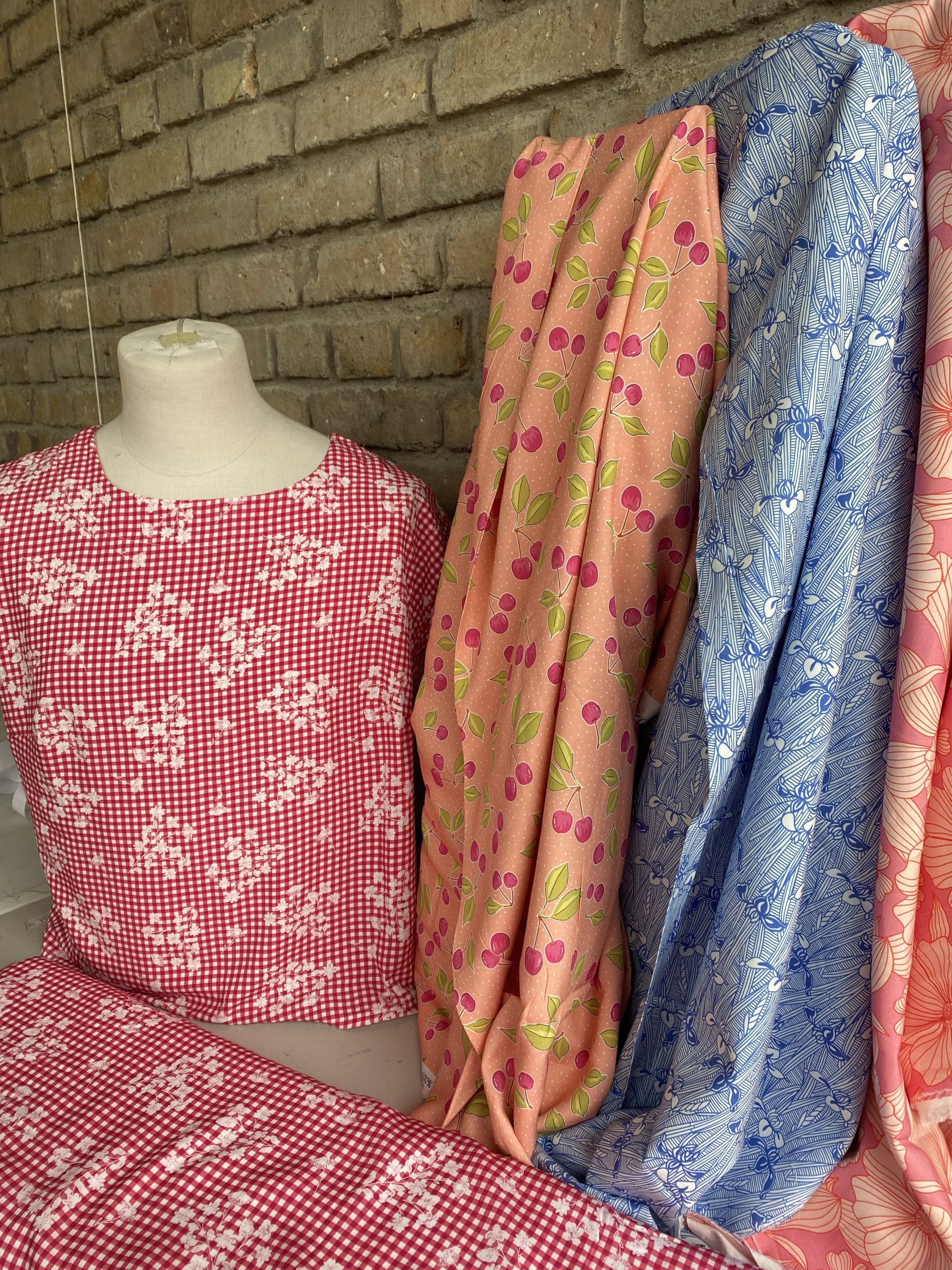 The Crafty Pie Line Flower - Pink/Orange Cotton/Viscose Mix - Image 5