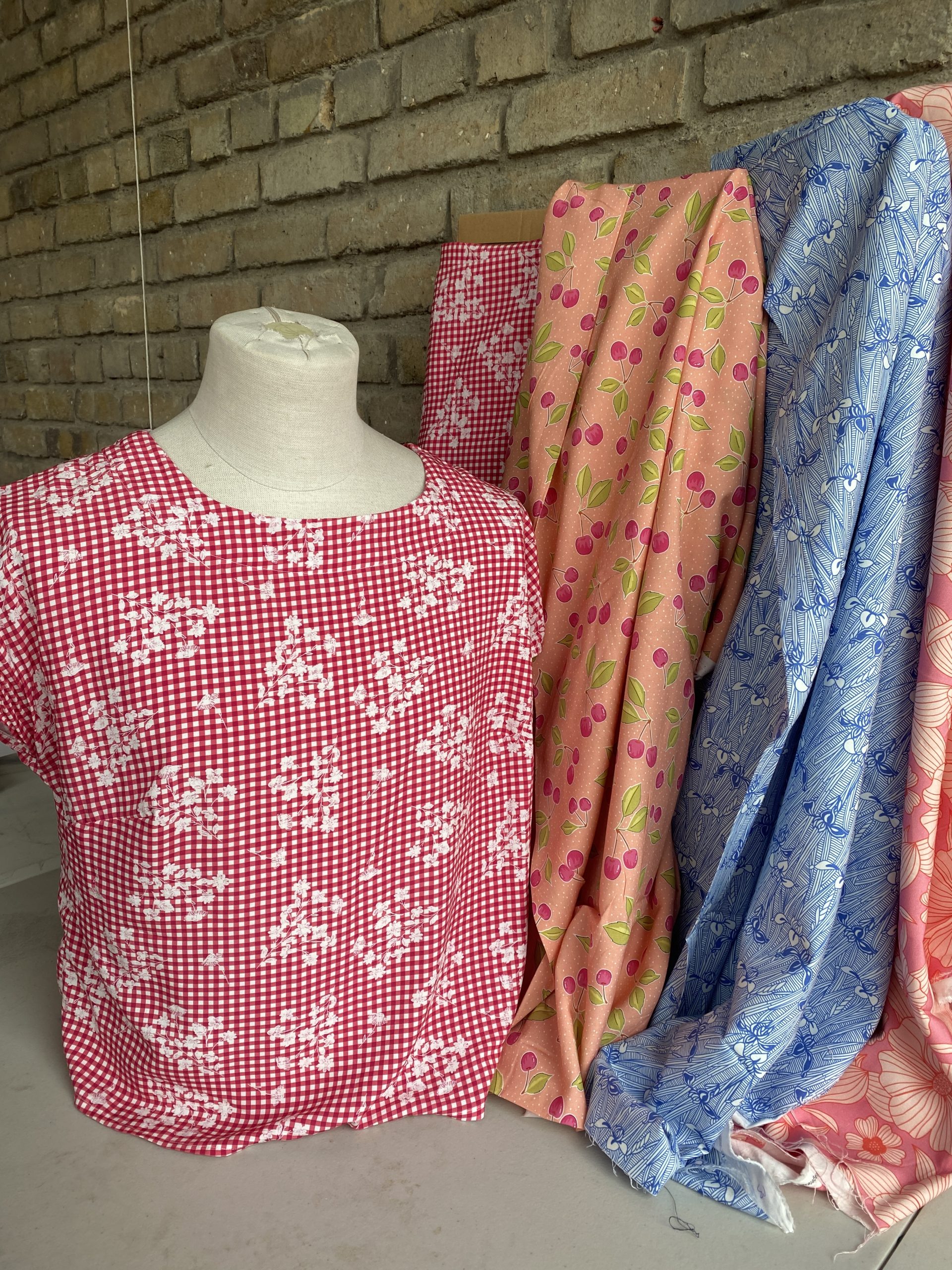 The Crafty Pie Line Flower Lilac/Orange Viscose Challis - Image 2