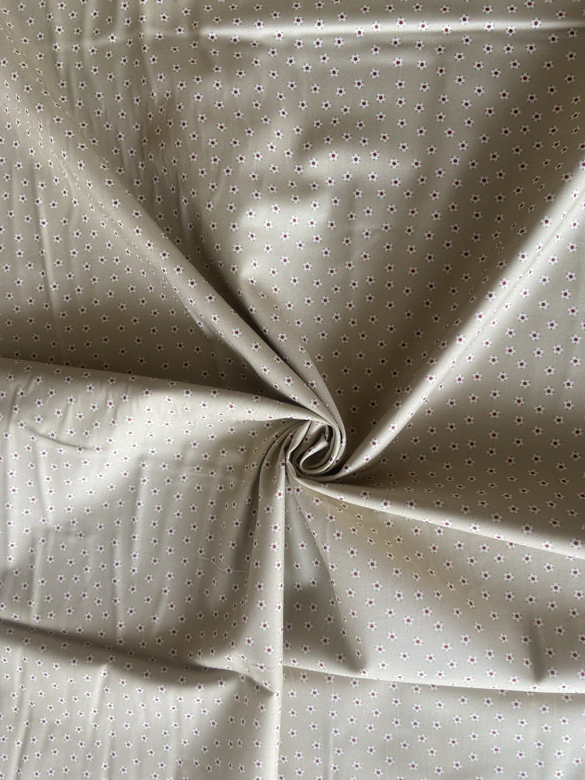 White flowers on Beige - Irene and Lewis - Image 2