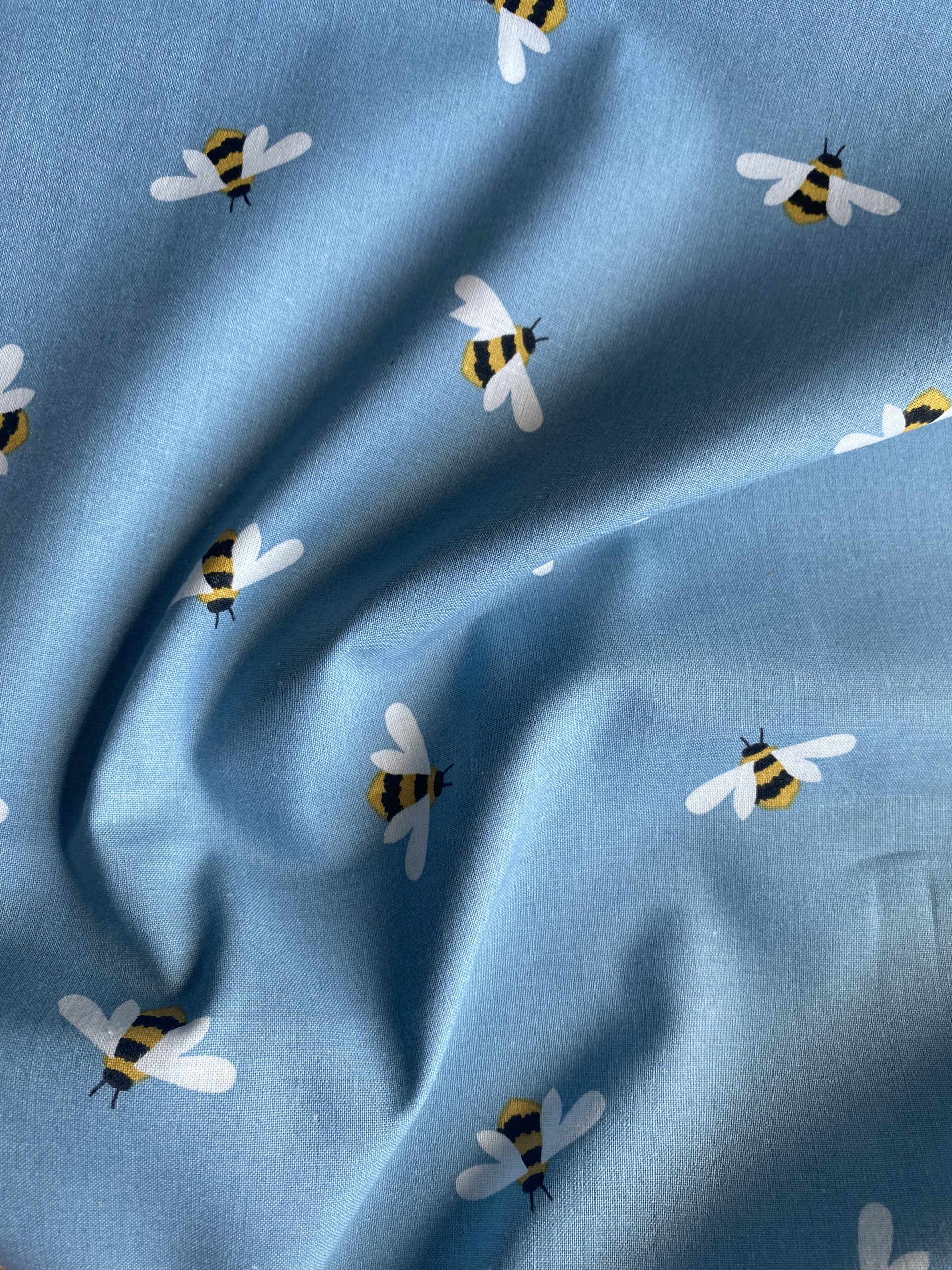 100% Cotton - Bees on blue - Image 2