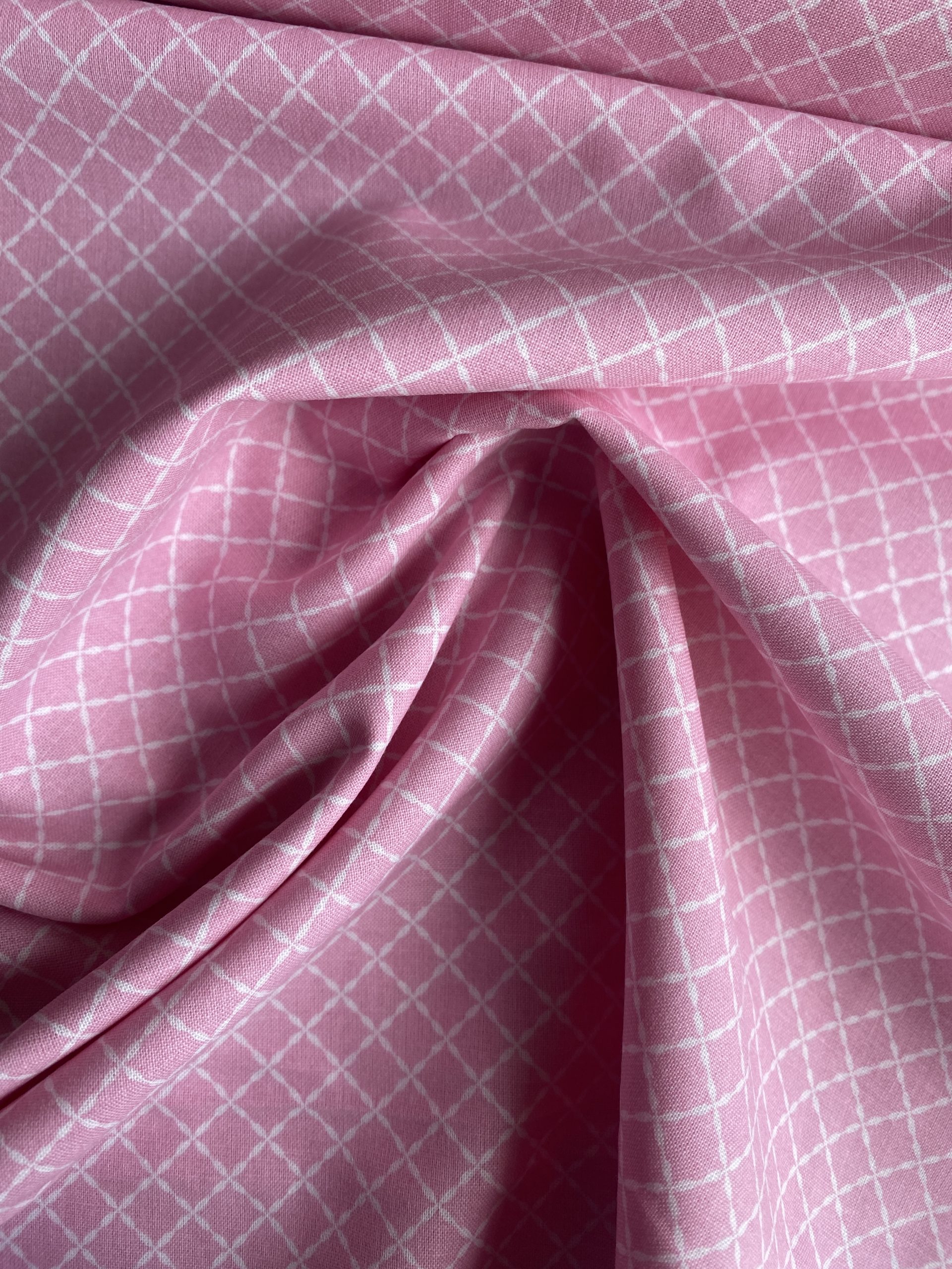 100% Cotton - Dotted Diamonds Blush